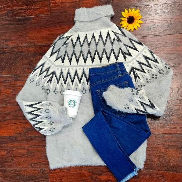 Diamond Turtleneck Ultra Soft SWEATER ✨️ - Picture 2 of 9